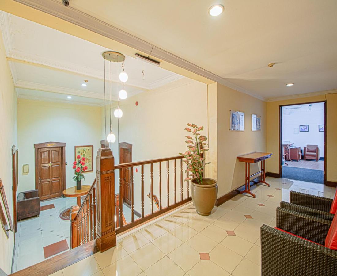 Bumi Sawunggaling Hotel Bandung Bagian luar foto