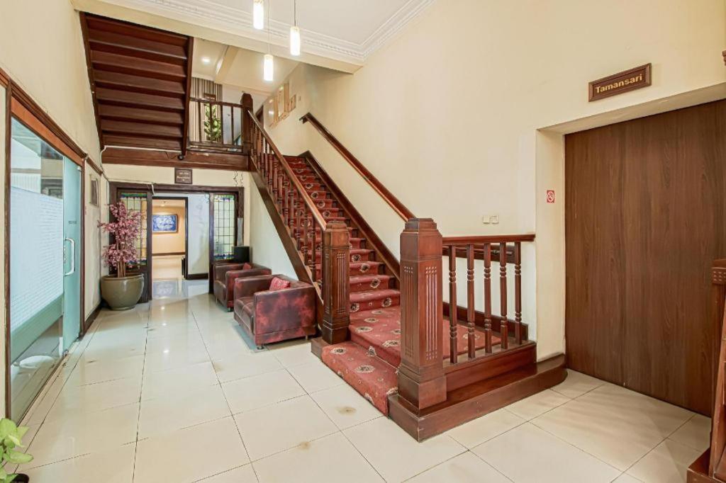 Bumi Sawunggaling Hotel Bandung Bagian luar foto